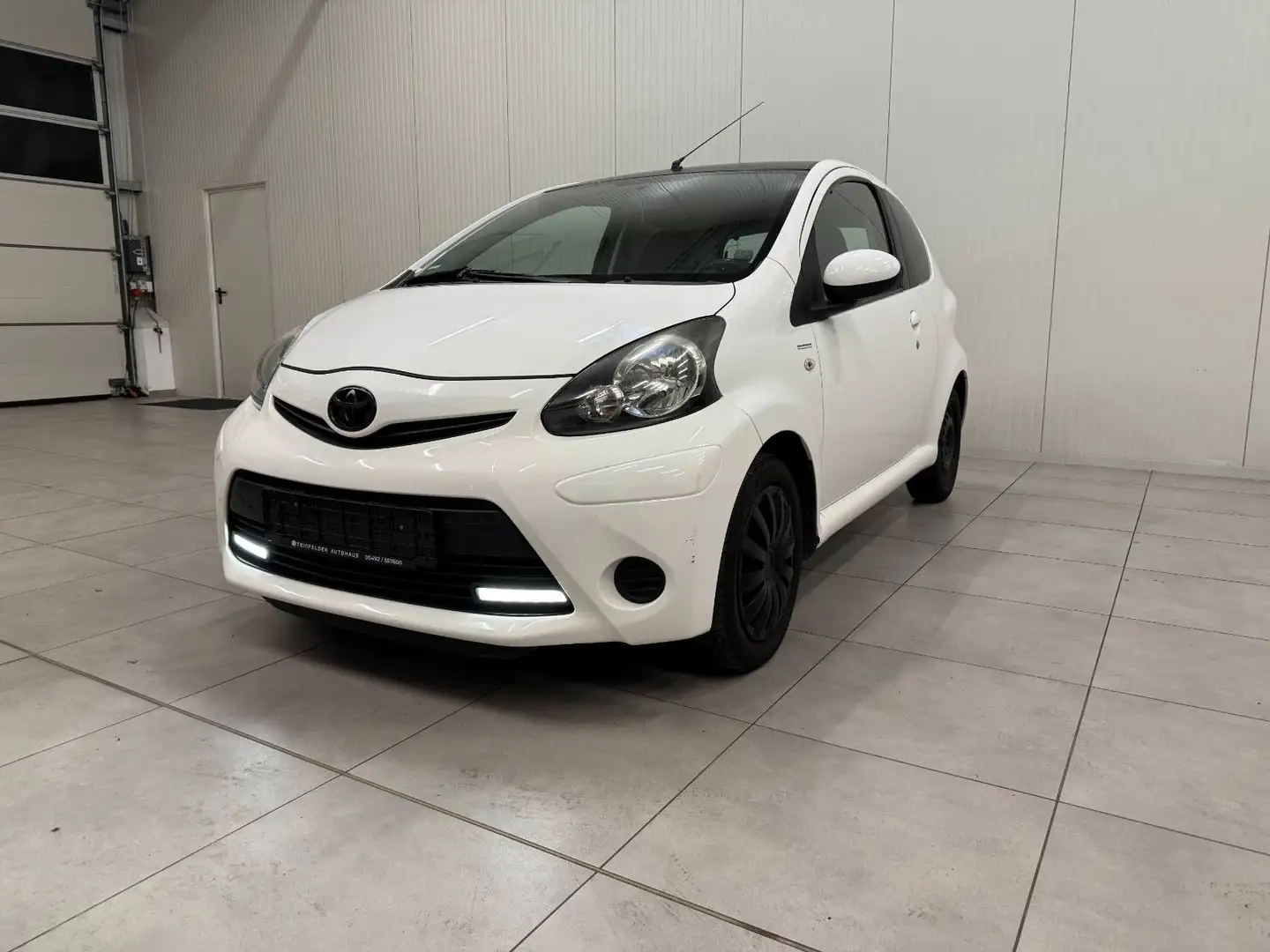 Toyota Sonstige Aygo AYGO Cool NAVI / KLIMA / NEUE KUPPLUNG Weiß - 1