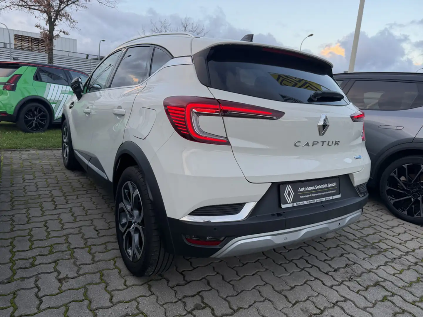 Renault Captur II 1.6 Edition One Plug-In Hybrid Blanc - 2