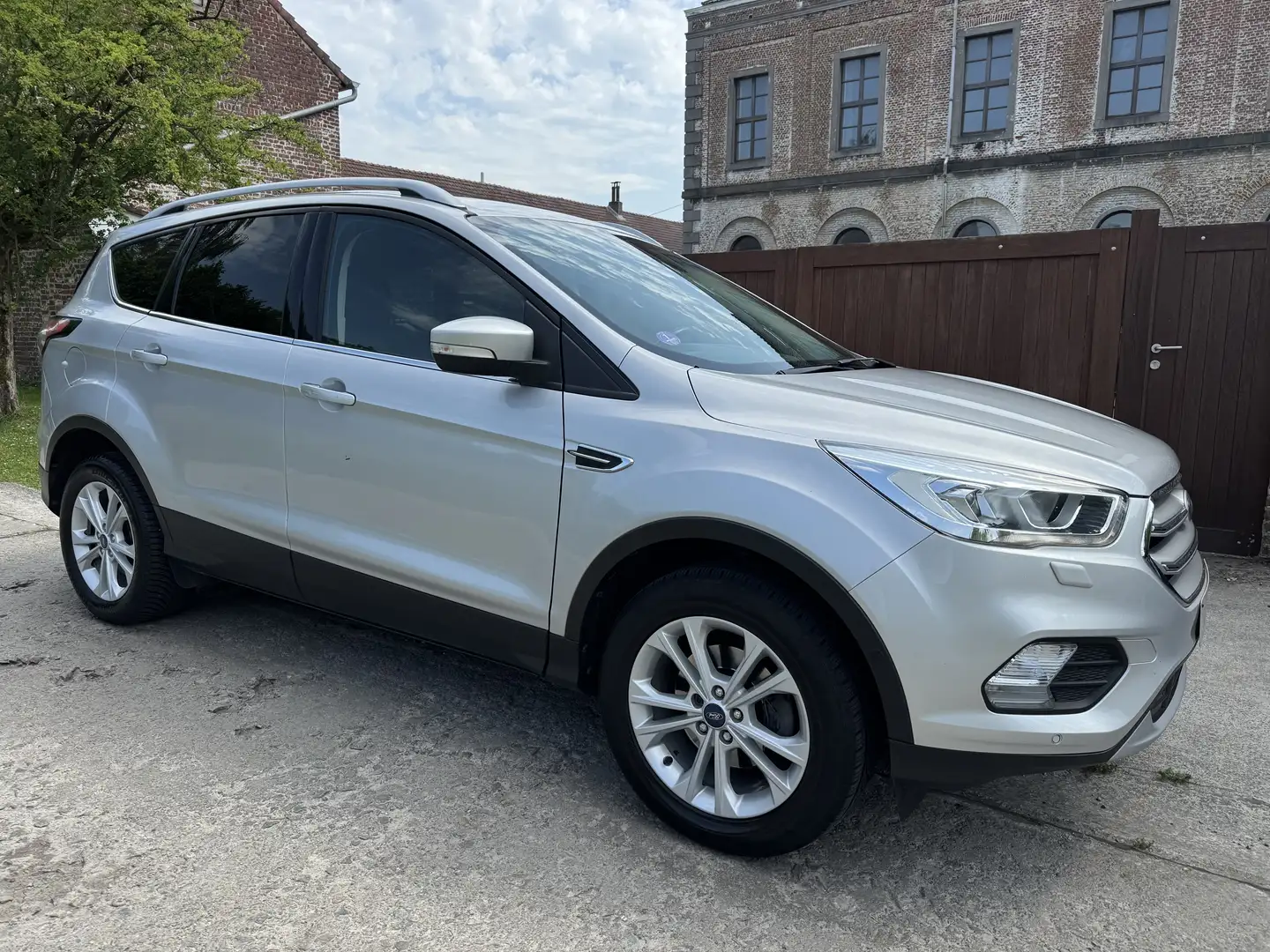 Ford Kuga 1.5 EcoBoost Gris - 1