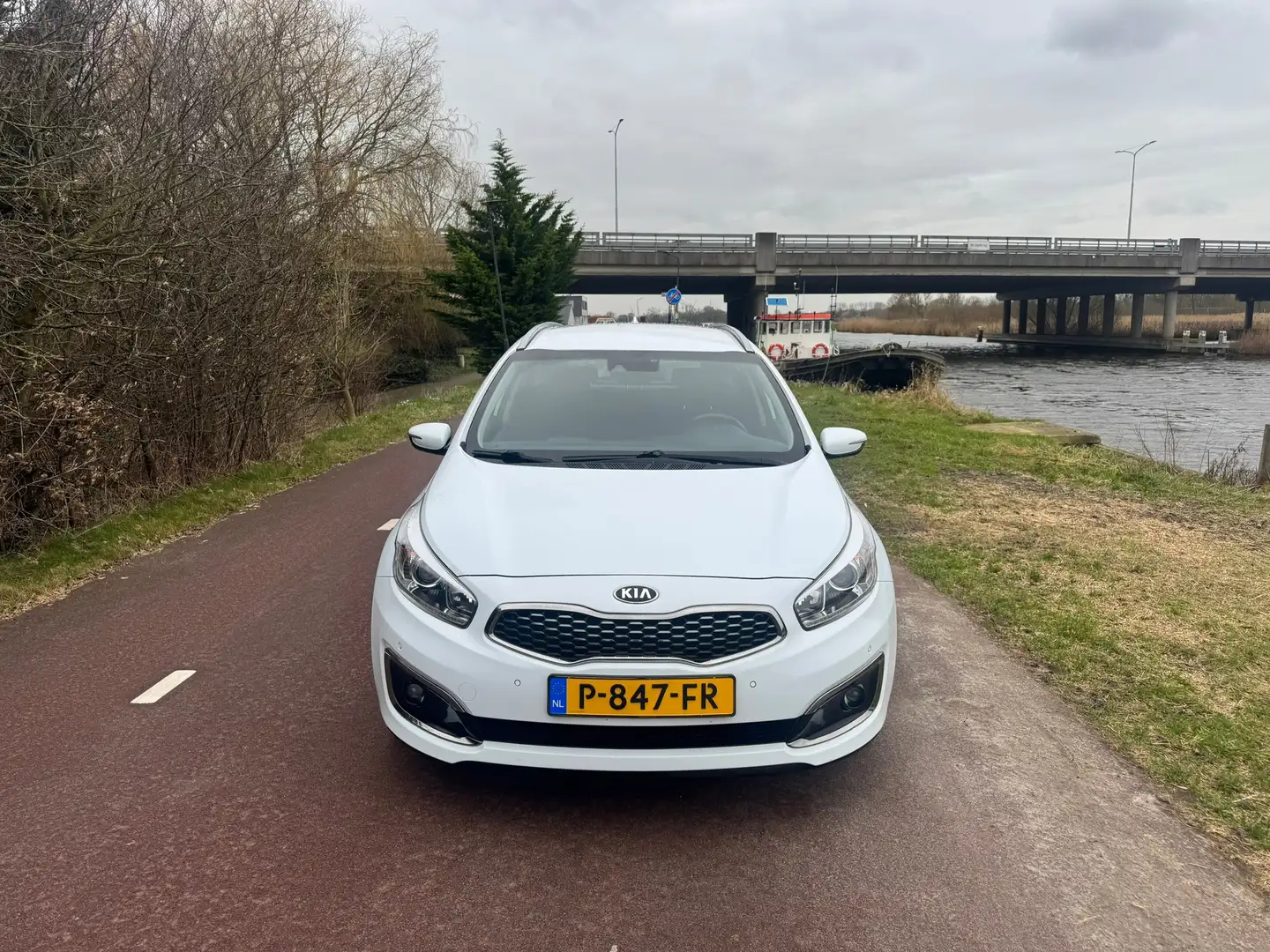 Kia Ceed SW / cee'd SW Sportswagon 1.6 GDI DynamicLine |Full Option|Luxe| Weiß - 2