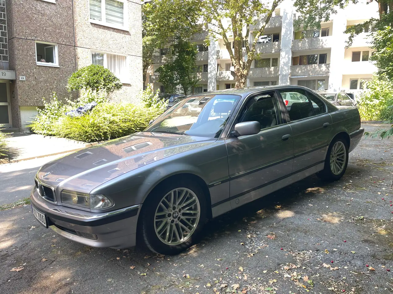 BMW 730i, foto 2
