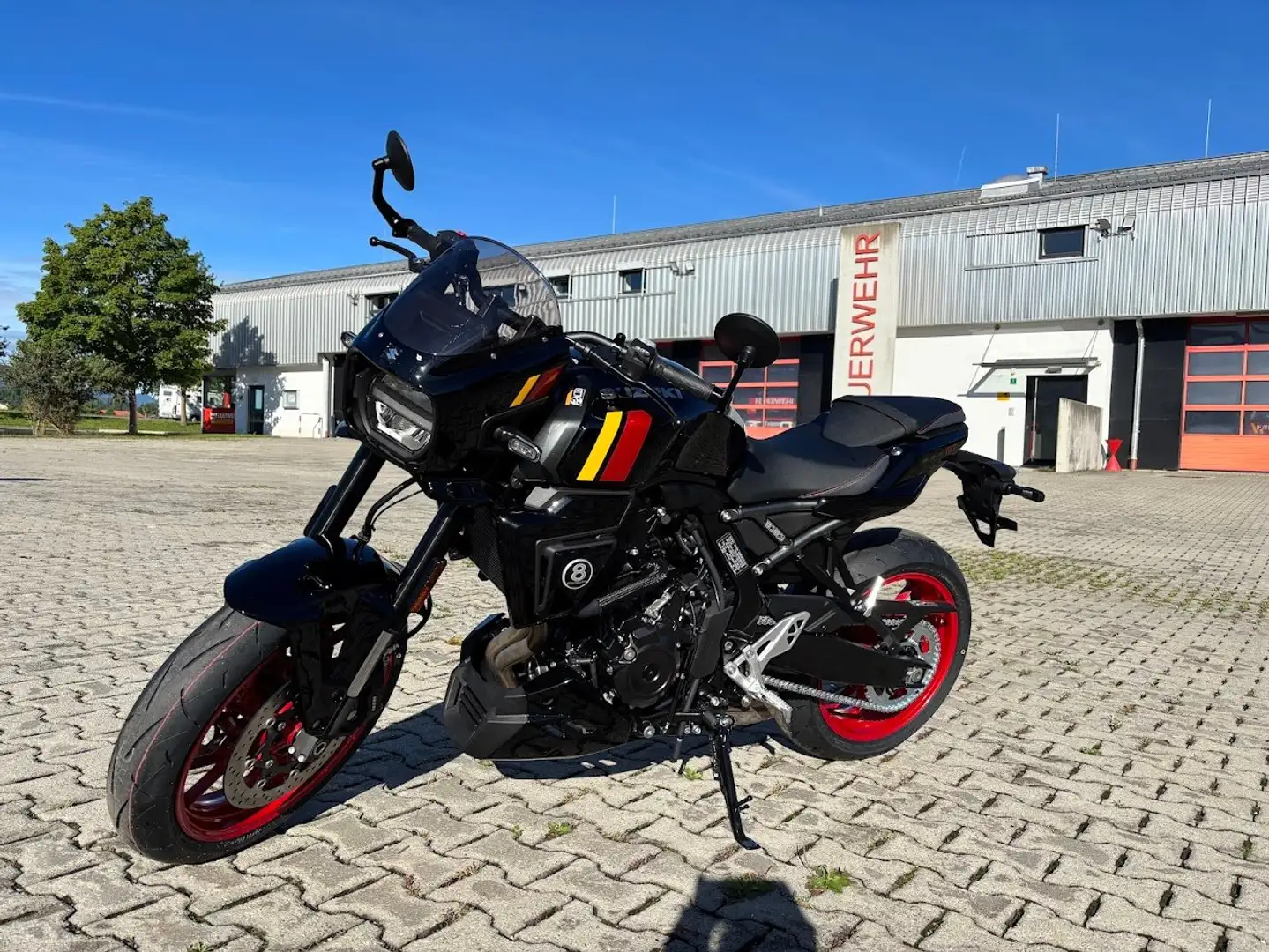 Suzuki GSX 8S TT  Neuheit Schwarz - 2