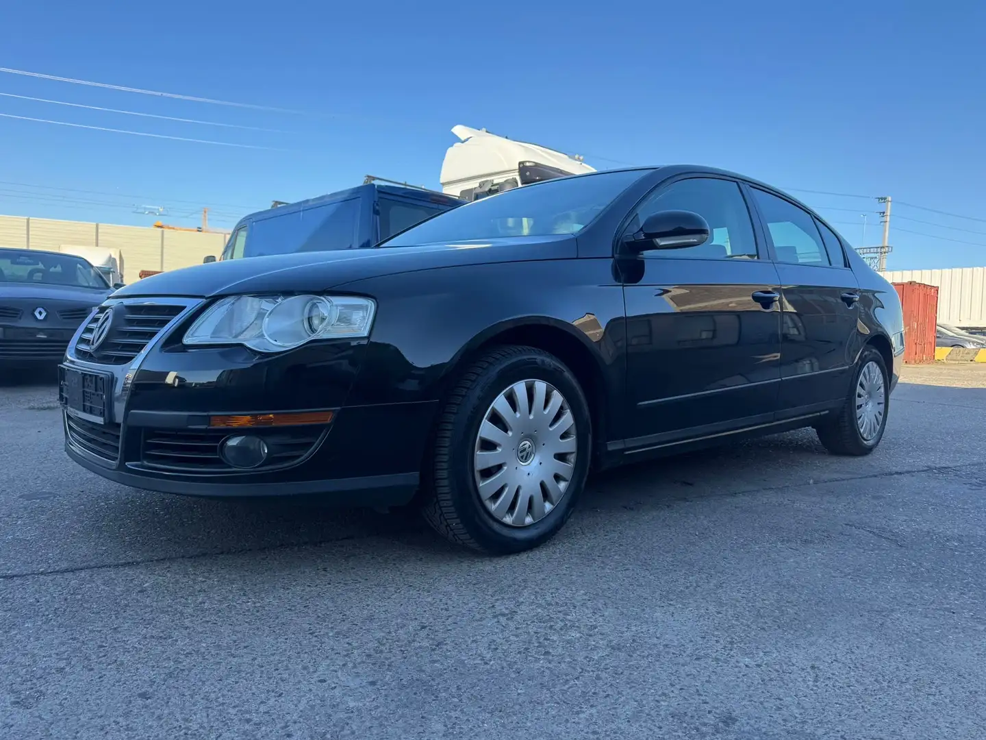 Volkswagen Passat 1.6 Trendline - 2