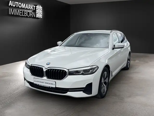 BMW 5 Series view 3