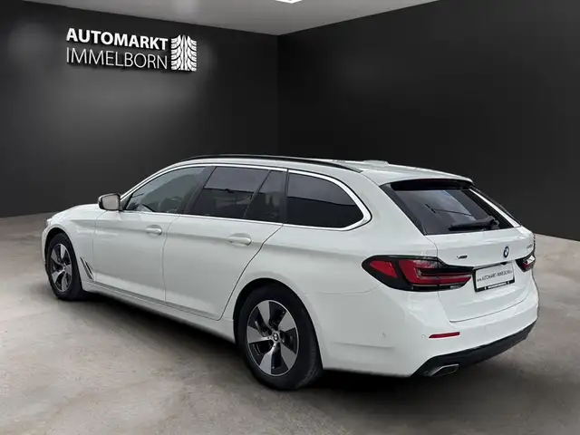 BMW 5 Series view 5