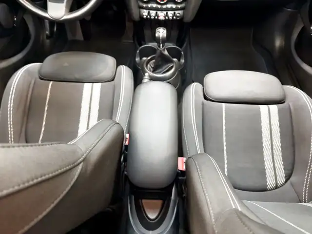 Mini Hatch view 14