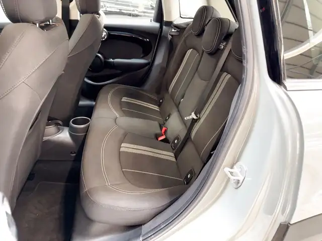 Mini Hatch view 15