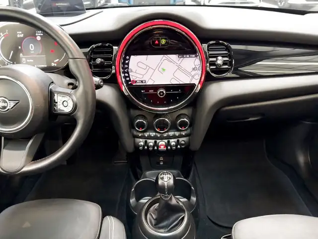Mini Hatch view 11