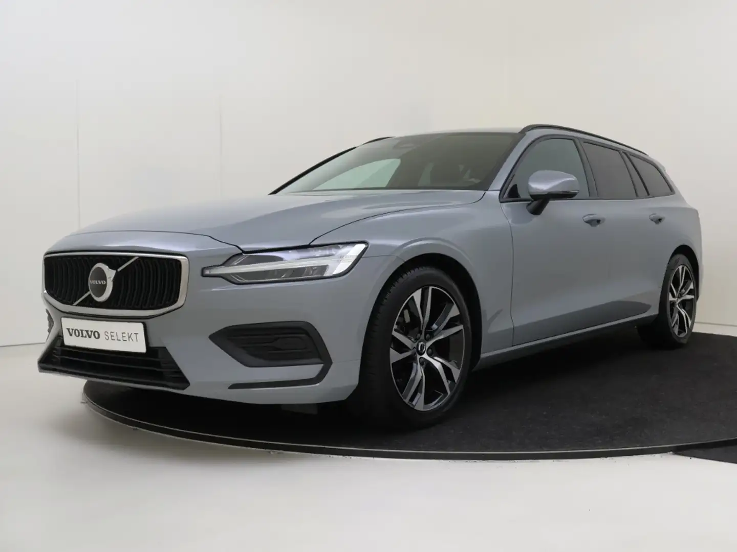 Volvo V60 B3 Essential Edition | Trekhaak | Stoel en Stuurve Gris - 1