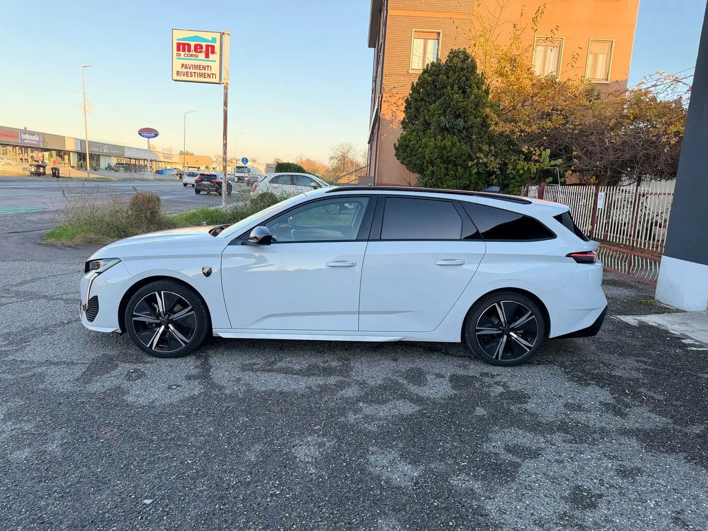 Peugeot 308 GT 1.2 PureTech 130 Bianco - 2