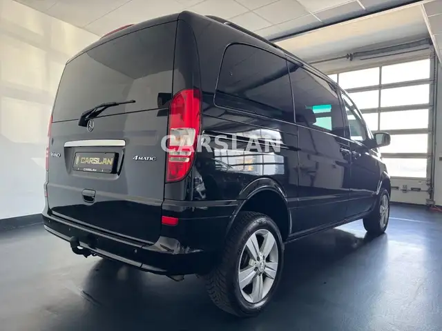 Mercedes-Benz Viano view 14
