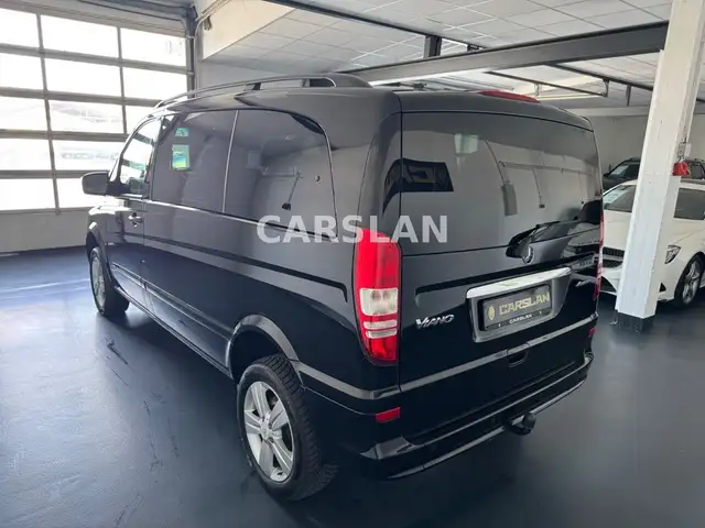 Mercedes-Benz Viano view 10
