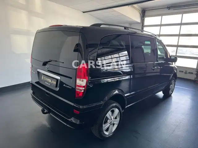 Mercedes-Benz Viano view 12