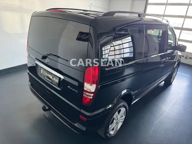 Mercedes-Benz Viano view 15