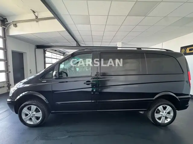 Mercedes-Benz Viano view 9
