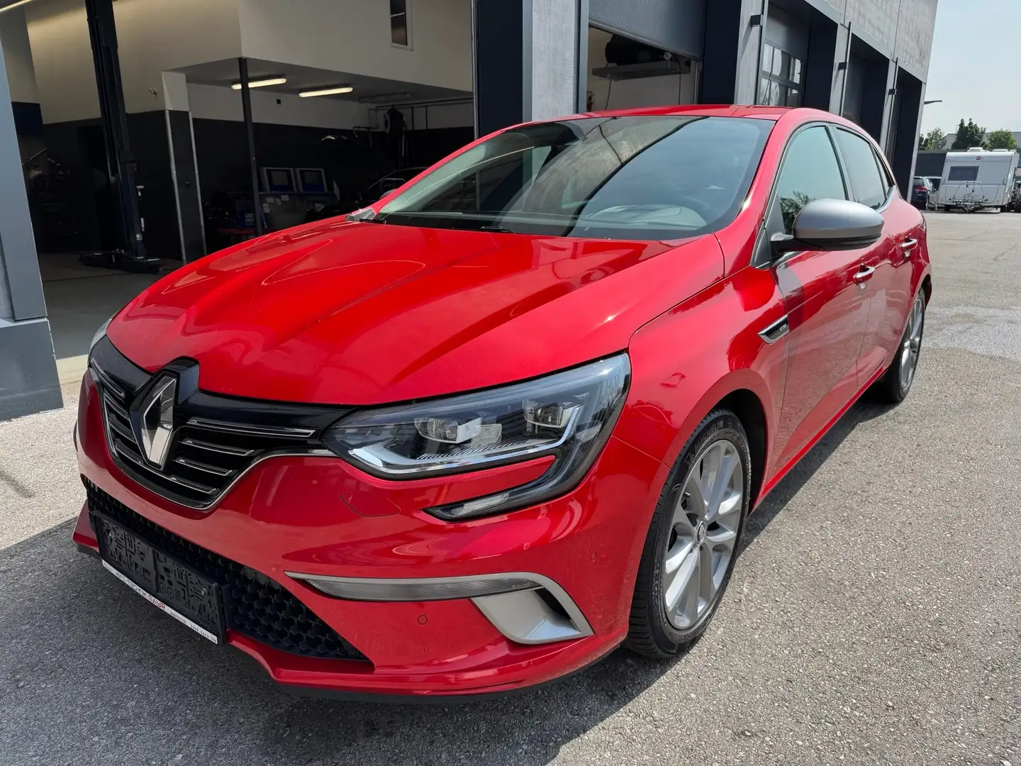 Renault Megane GT-Line Rot - 1