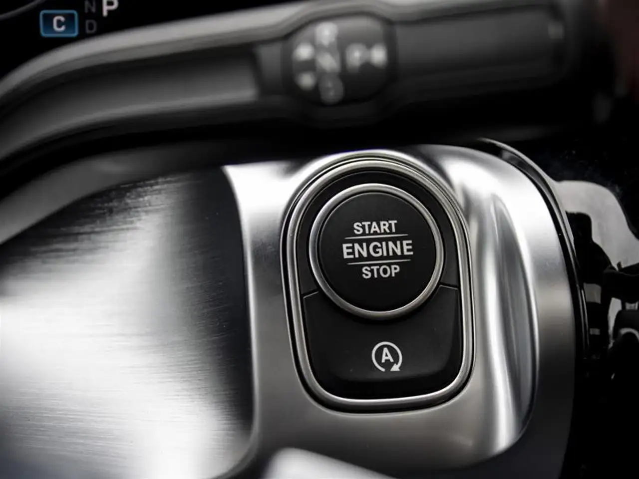 Mercedes-Benz GLB снимка Mercedes-Benz GLB