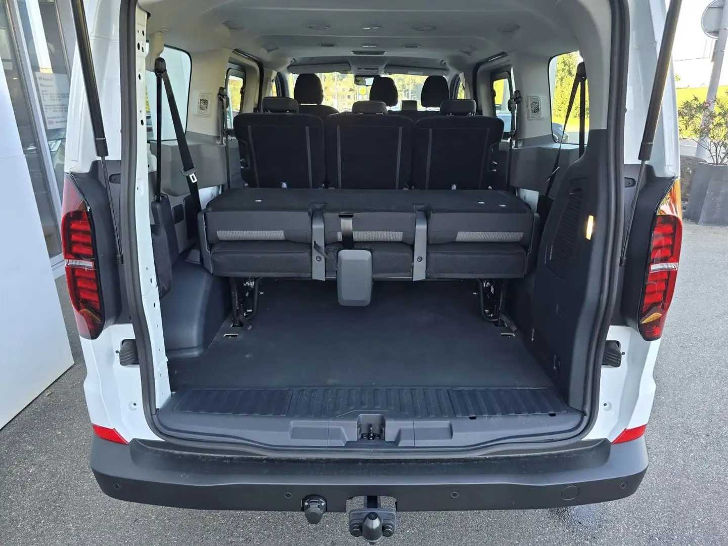 Volkswagen T7 Kombi 2.0 TDI Lang 9-Si AHK ZHZ Reling 3-Zone Blanco - 2