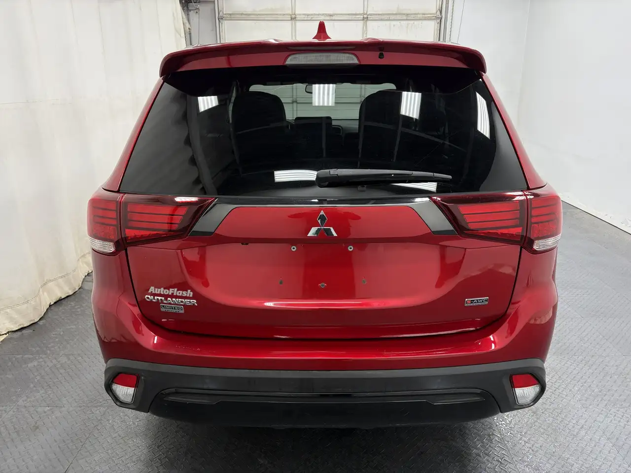 Mitsubishi Outlander снимка Mitsubishi Outlander