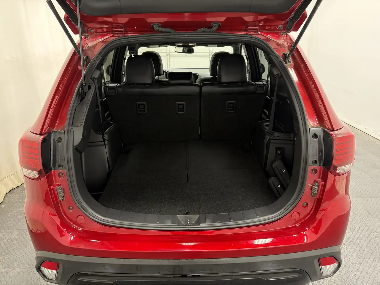 Mitsubishi Outlander снимка Mitsubishi Outlander