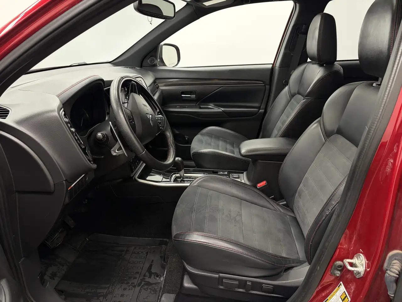 Mitsubishi Outlander снимка Mitsubishi Outlander