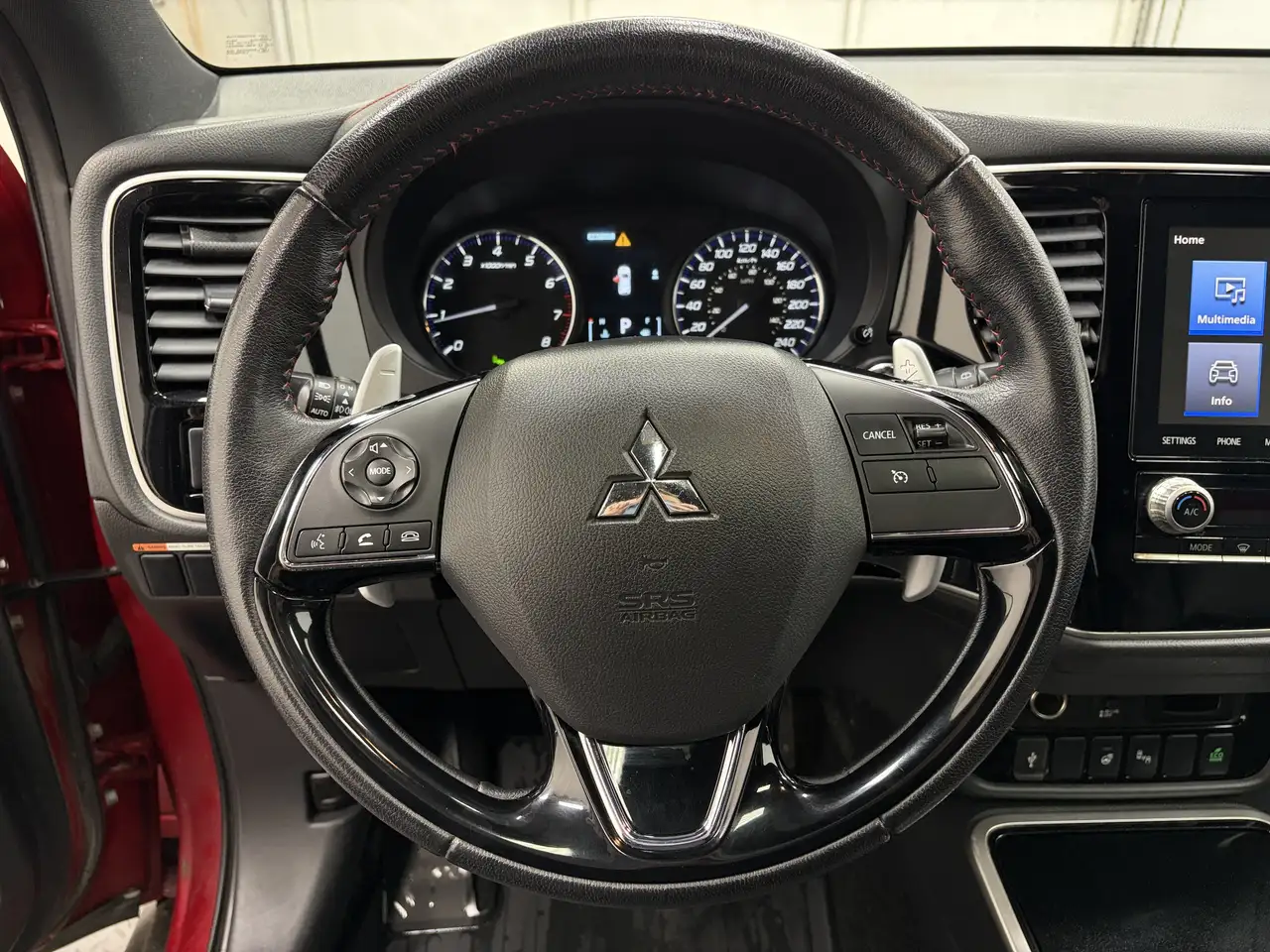 Mitsubishi Outlander снимка Mitsubishi Outlander