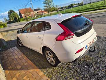 V40 2.0 T2 Base