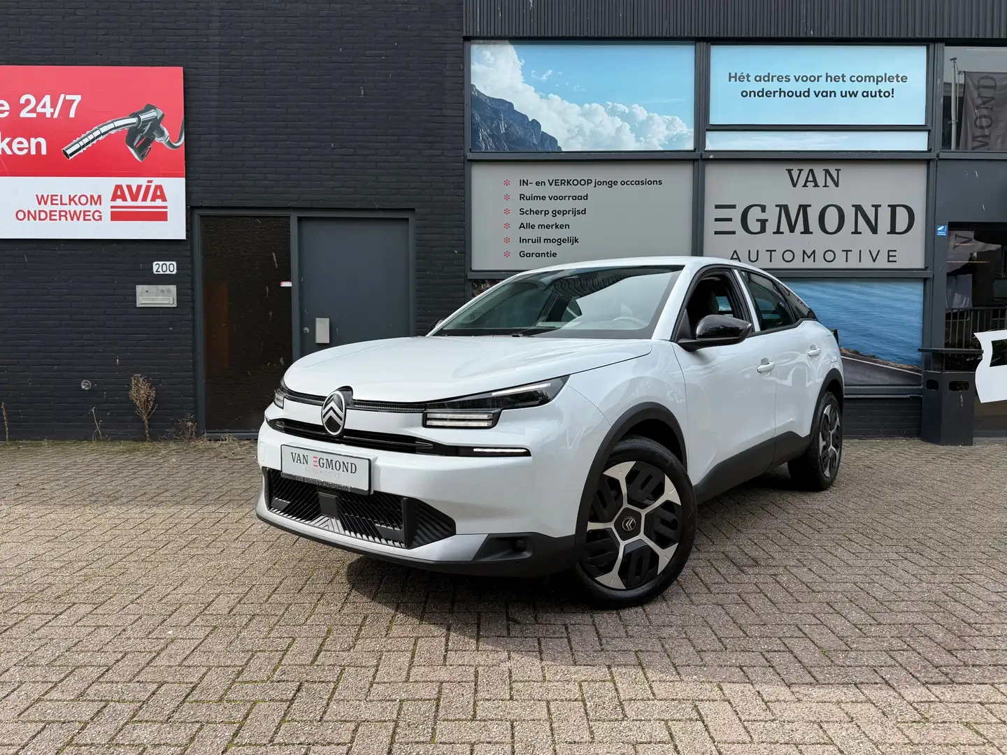 Citroen C4 1.2 Hybrid 145pk Plus Wit - 1