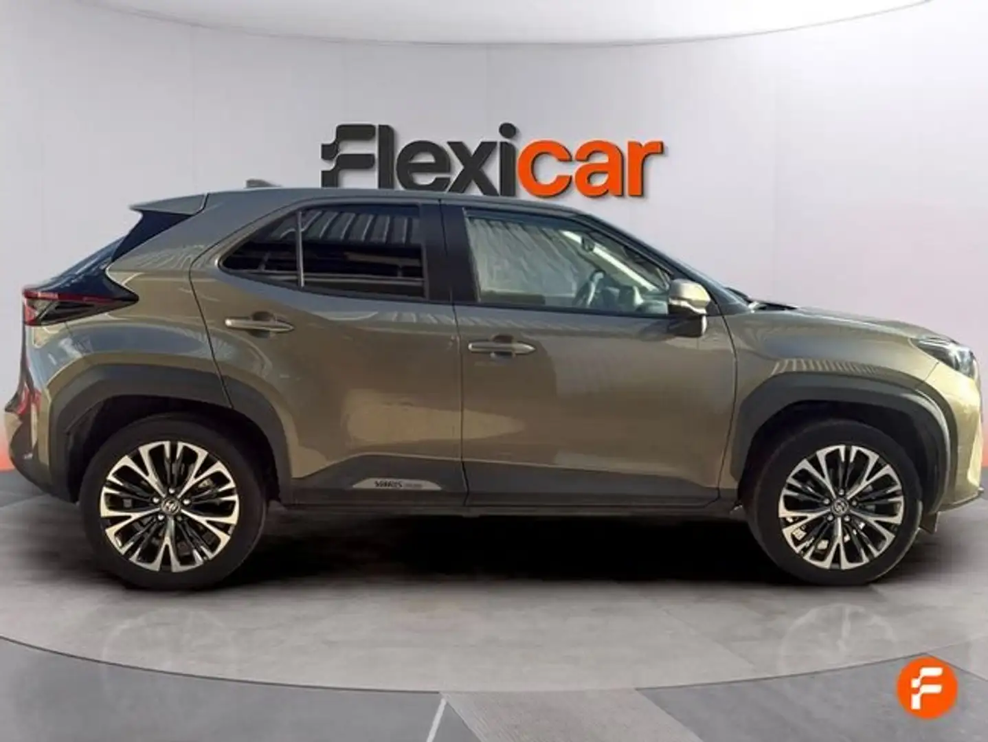 Toyota Yaris Cross 120H Style Gris - 2