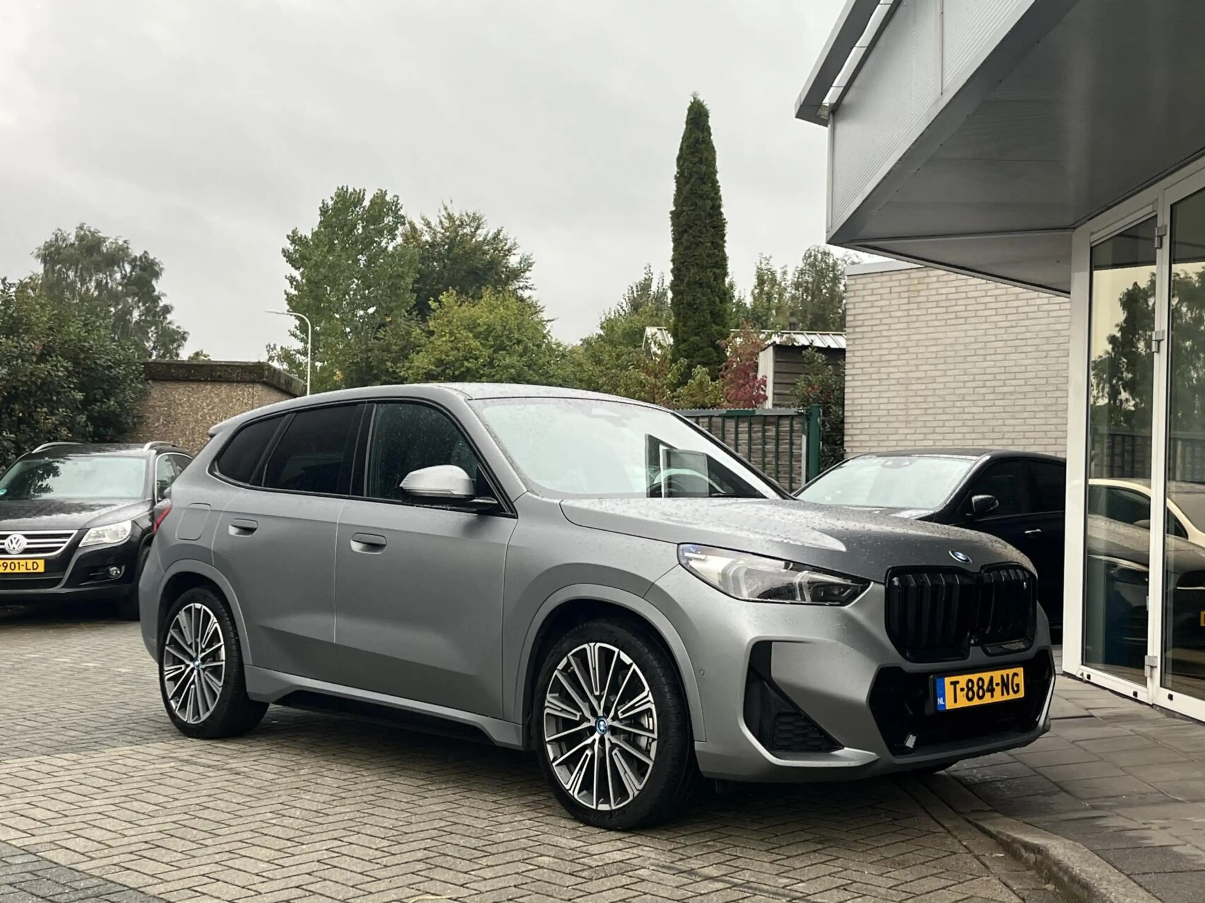 BMW iX1 xDrive30 67 kWh 313PK MSPORT MEMORY+TREKH+H&K+360C — photo 6