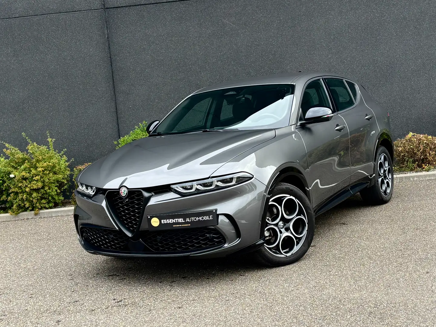 Alfa Romeo Tonale Tonale 1.5 MHEV Sprint / LED / NAVIGATION / JA 18 Gris - 1