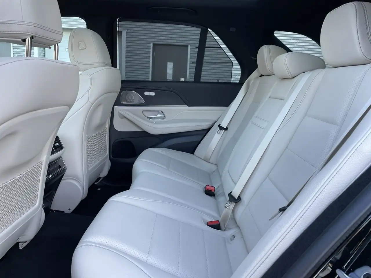 Mercedes-Benz GLE снимка Mercedes-Benz GLE