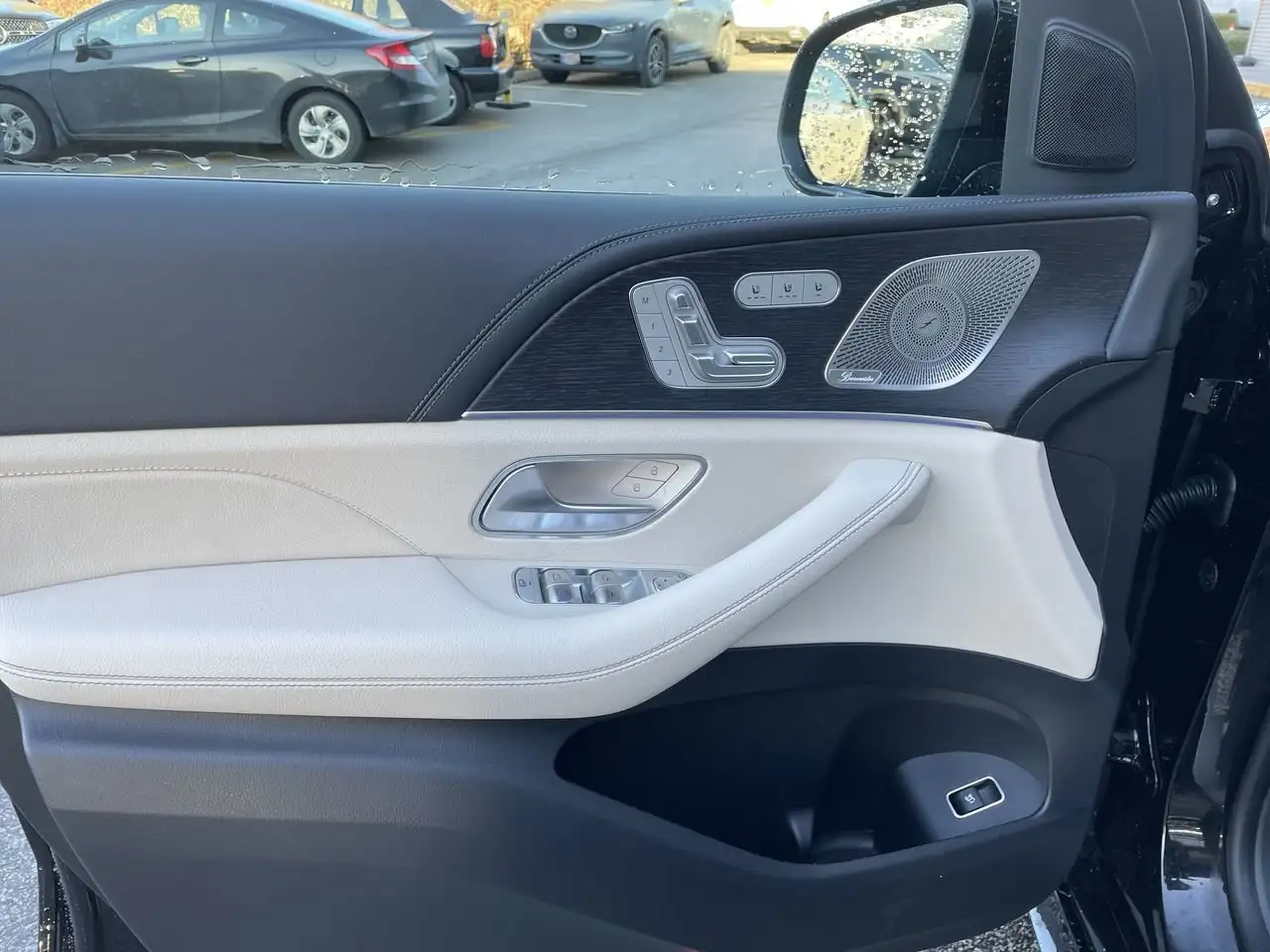 Mercedes-Benz GLE снимка Mercedes-Benz GLE