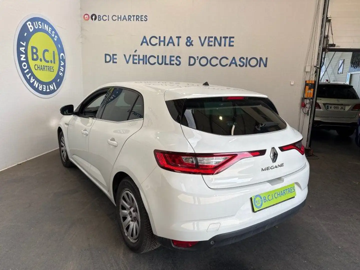 Renault Megane IV 1.3 TCE 115CH FAP LIMITED Weiß - 2