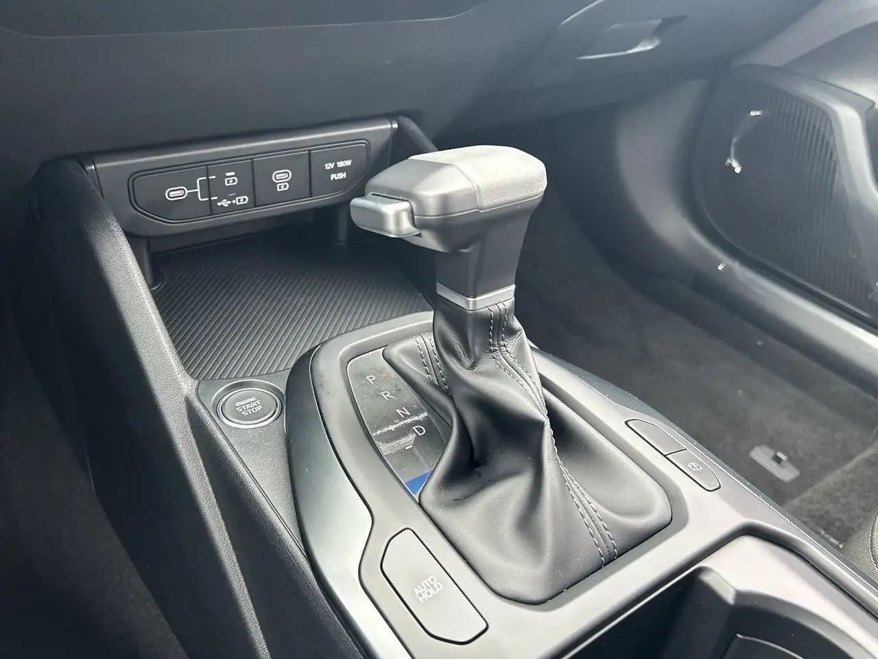 Kia K4 снимка Kia K4