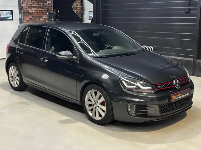 Volkswagen Golf view 3