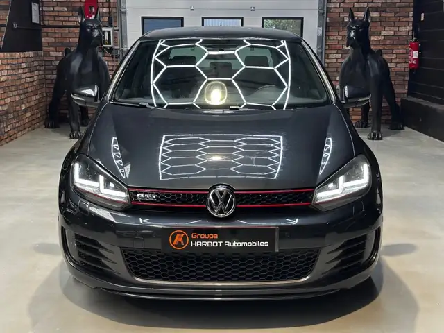 Volkswagen Golf view 2