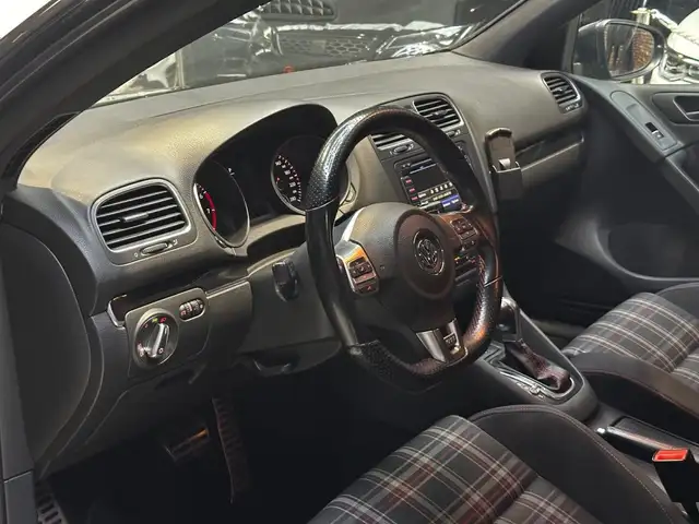 Volkswagen Golf view 12