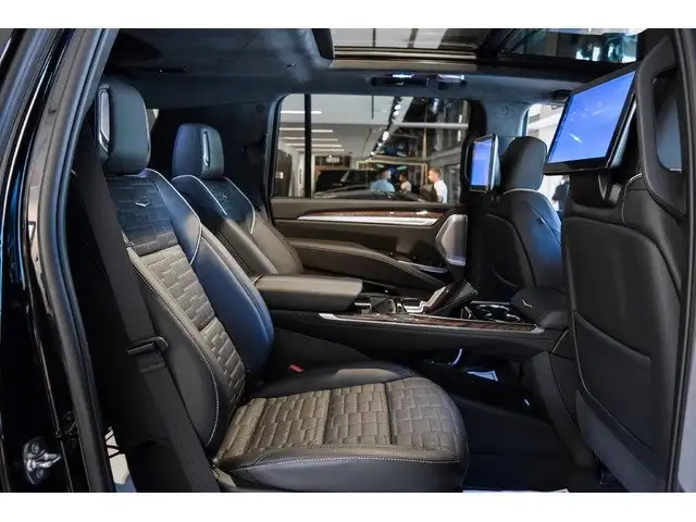 Cadillac Escalade view 10