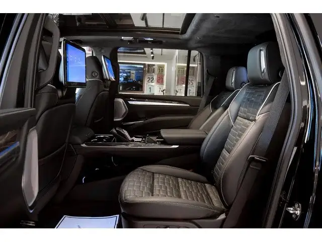 Cadillac Escalade view 9