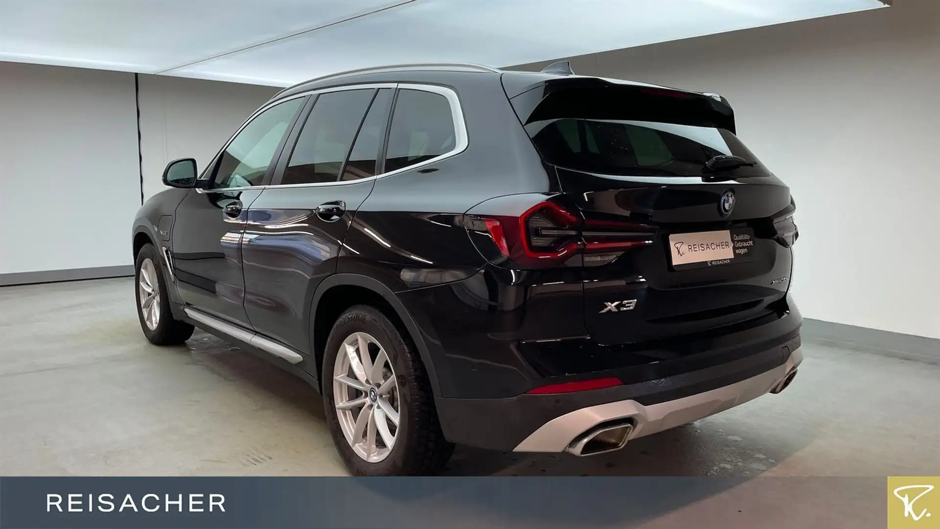BMW X3 xDrive 30e LCProf HUD ACC PA+ LM18" Pano Schwarz - 2