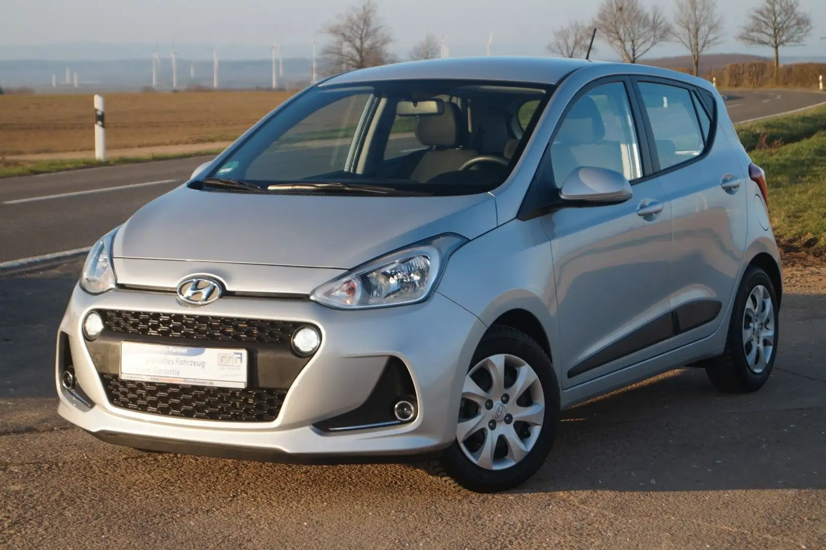 Hyundai i10 Style +Automatik+Sitzh.+App-Connect+ Silber - 1