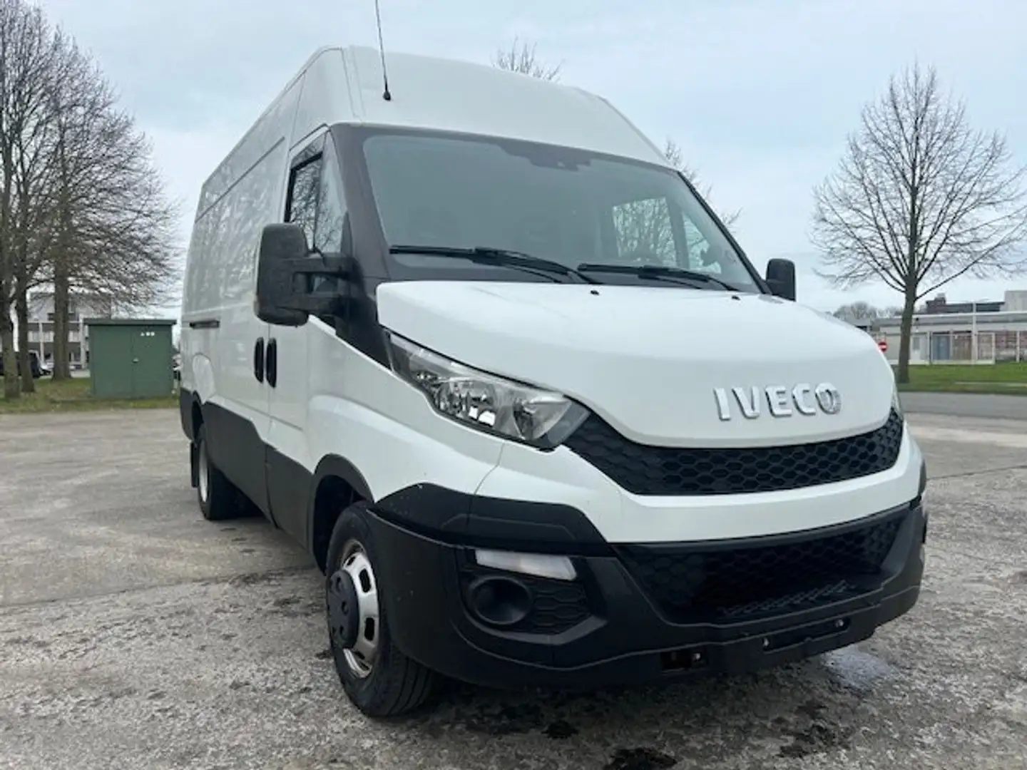 Iveco Daily 35C17 L3H2 - Automaat - 170 PK - Trekhaak 3,5t Weiß - 1