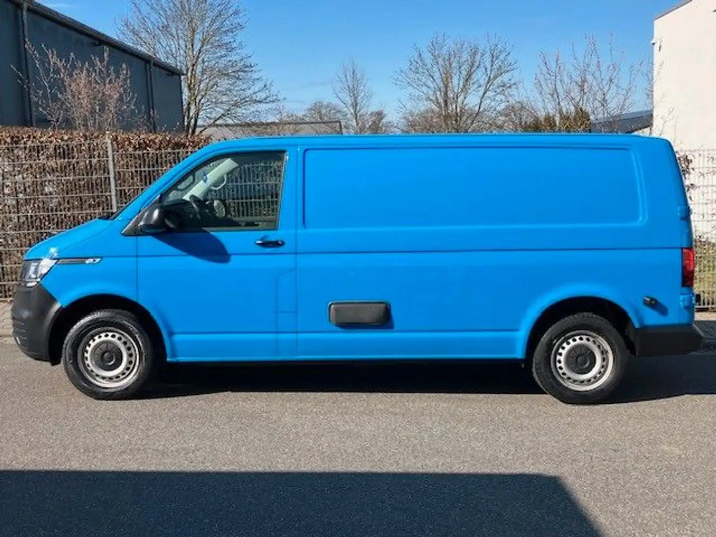 Volkswagen T6.1 Kasten 2.0 TDI lang "1.Hand" Blau - 1