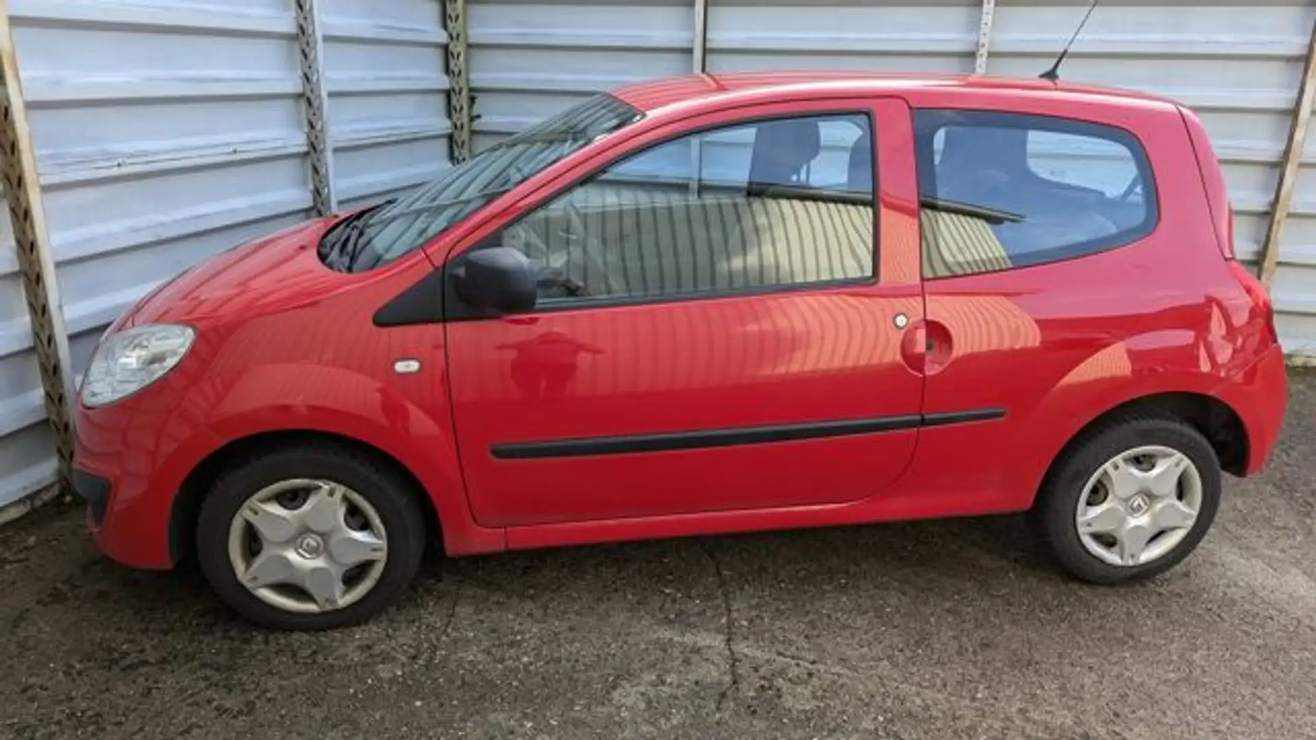 Renault Twingo je t'aime*2 Hand*Klima*Tüv:10/2026* Rot - 2