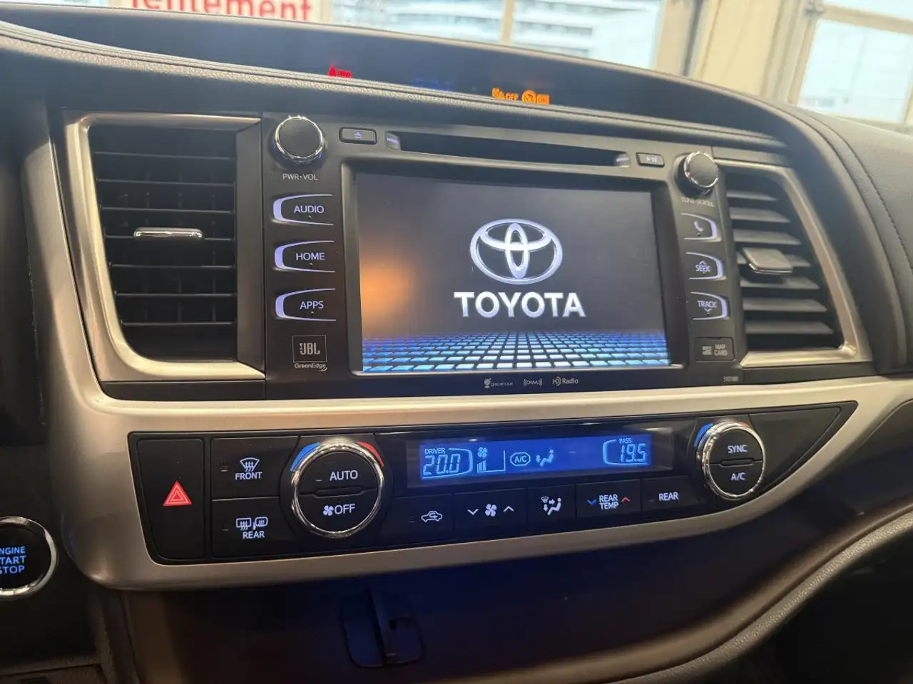 Toyota Highlander снимка Toyota Highlander