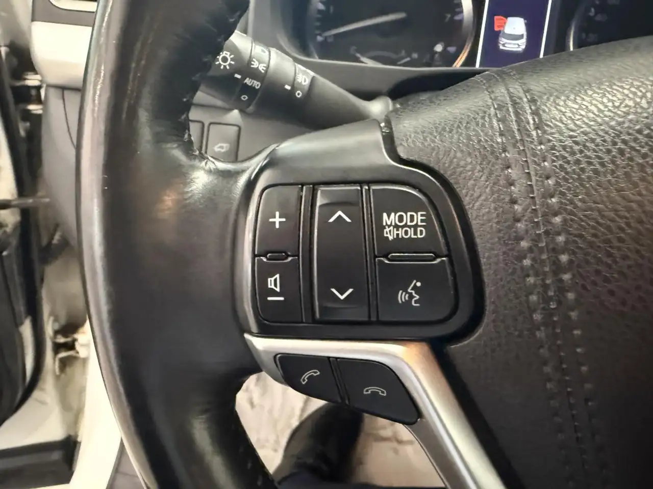 Toyota Highlander снимка Toyota Highlander