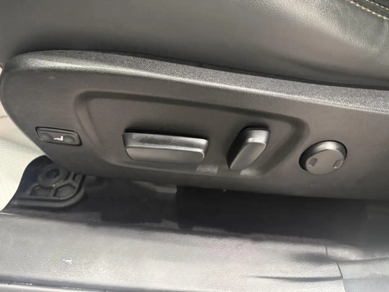 Toyota Highlander снимка Toyota Highlander