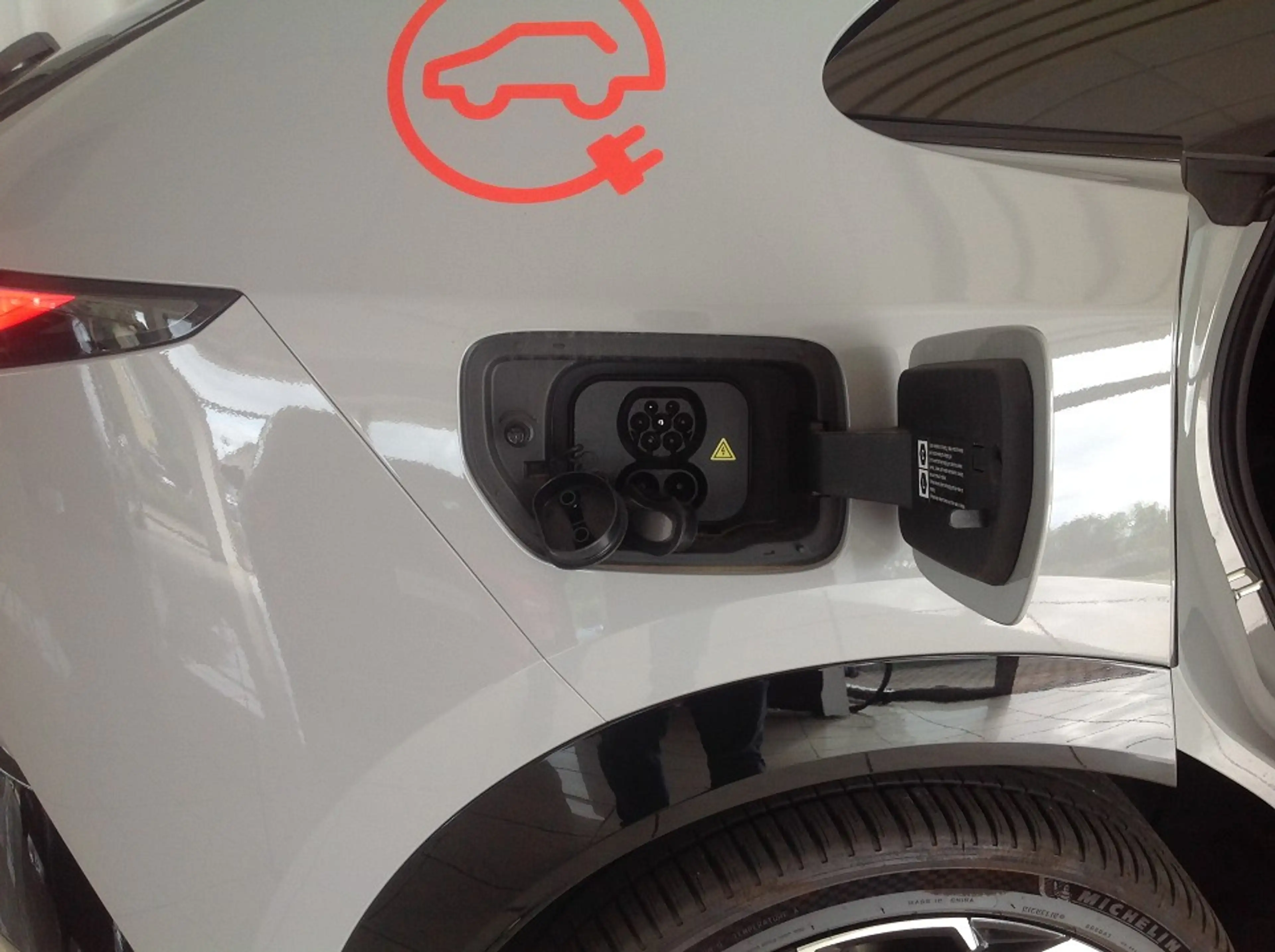Mazda CX-6e EV 258ps — photo 14