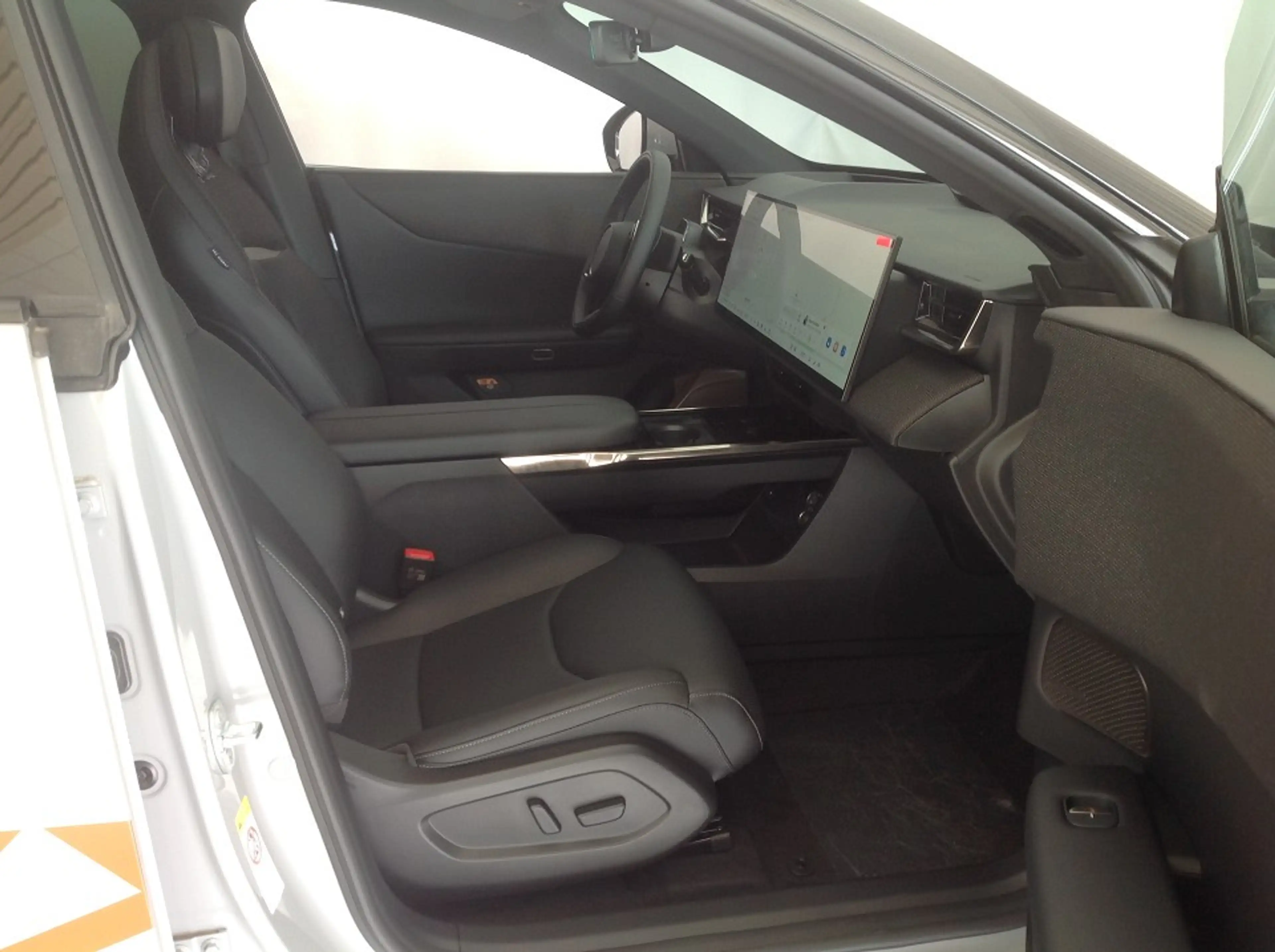 Mazda CX-6e EV 258ps — photo 9